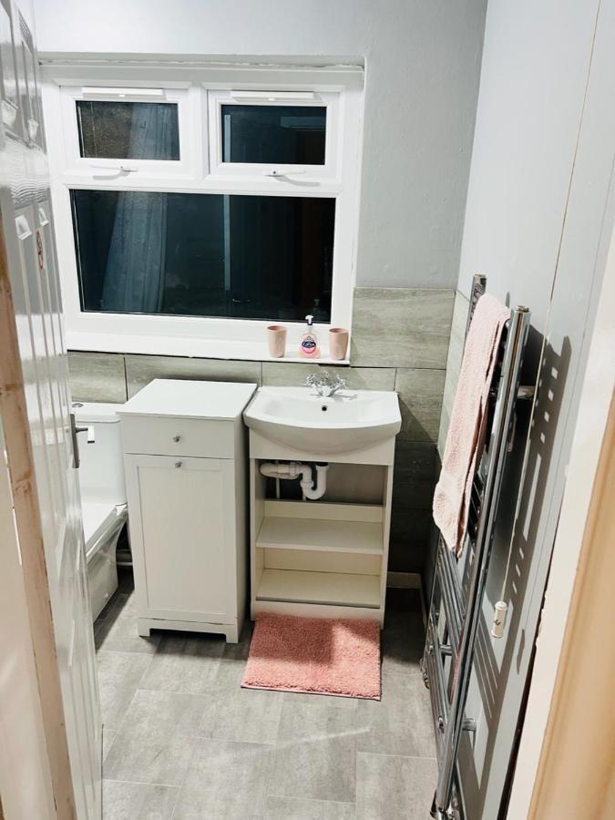 Cozycomfy Apartment לייסטר מראה חיצוני תמונה