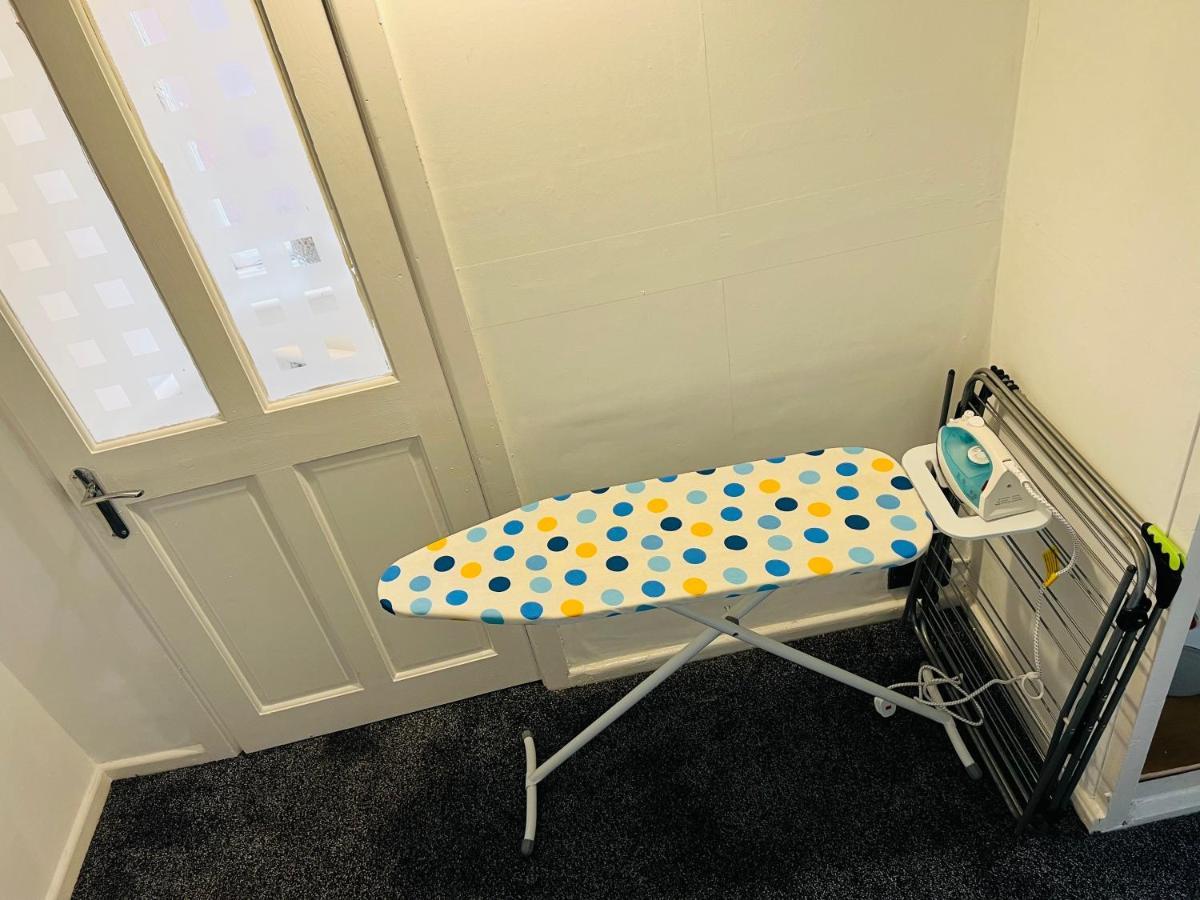 Cozycomfy Apartment לייסטר מראה חיצוני תמונה